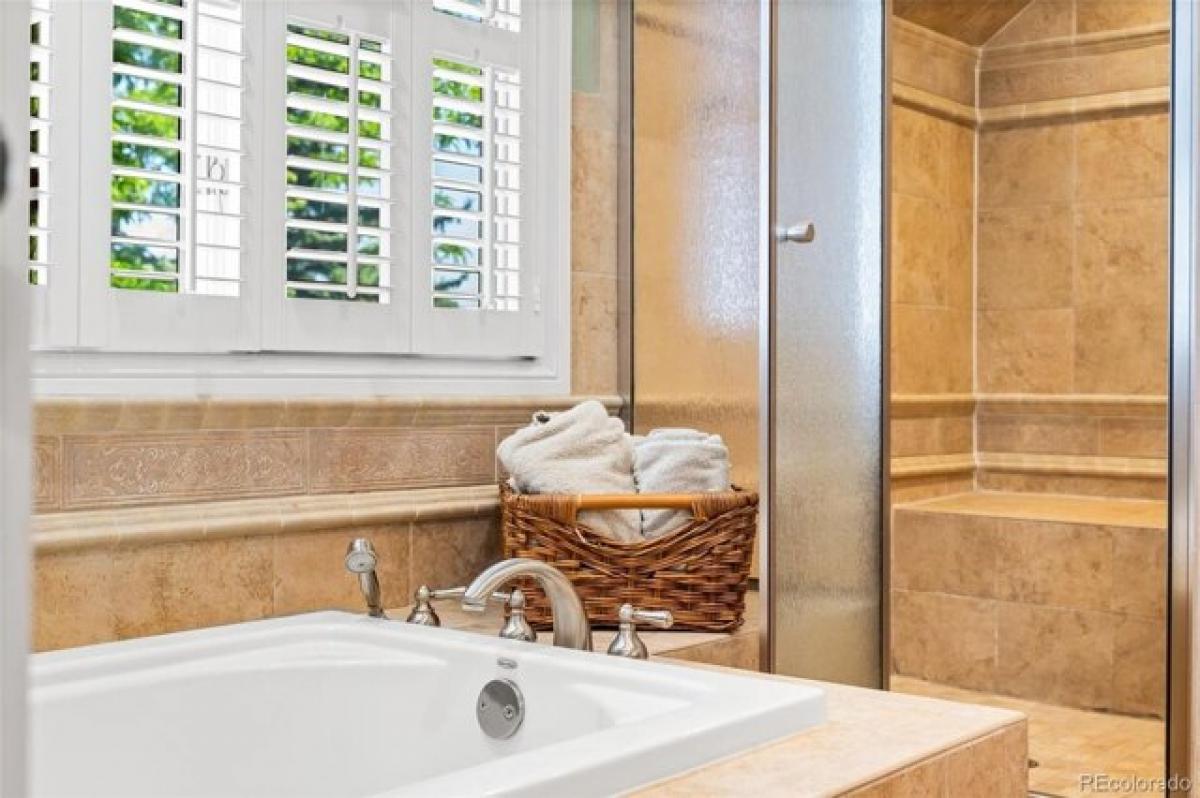 Picture of Home For Sale in Littleton, Colorado, United States