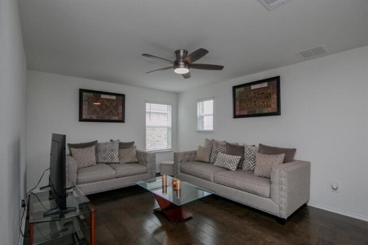 Picture of Home For Sale in Manor, Texas, United States