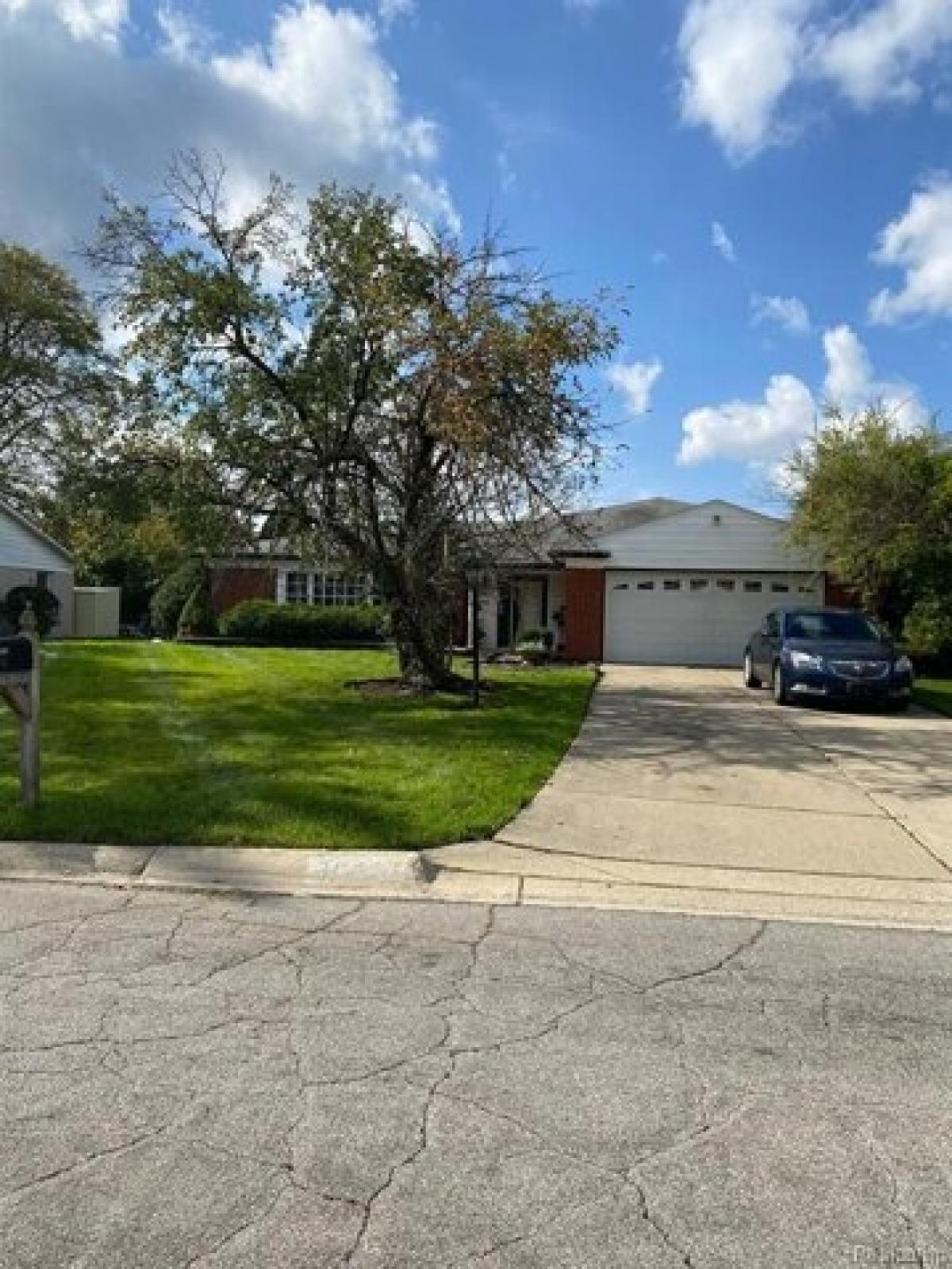 Picture of Home For Sale in Southfield, Michigan, United States