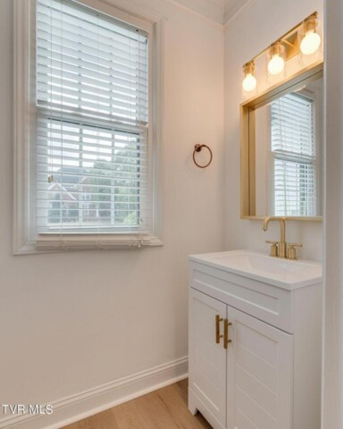 Picture of Home For Sale in Johnson City, Tennessee, United States