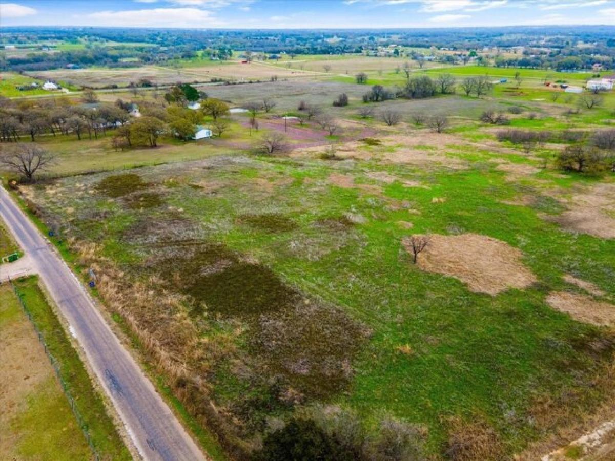 Picture of Residential Land For Sale in Cleburne, Texas, United States