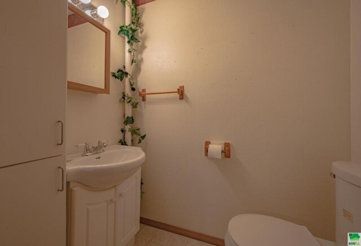 Picture of Home For Sale in Sioux City, Iowa, United States