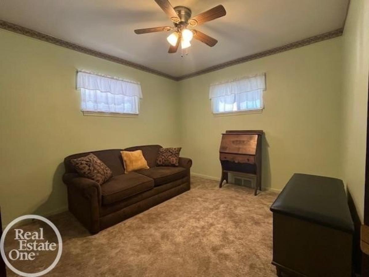 Picture of Home For Sale in Roseville, Michigan, United States