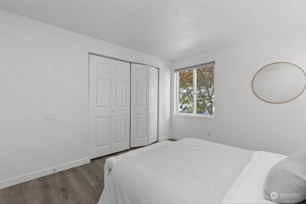 Picture of Home For Sale in Federal Way, Washington, United States