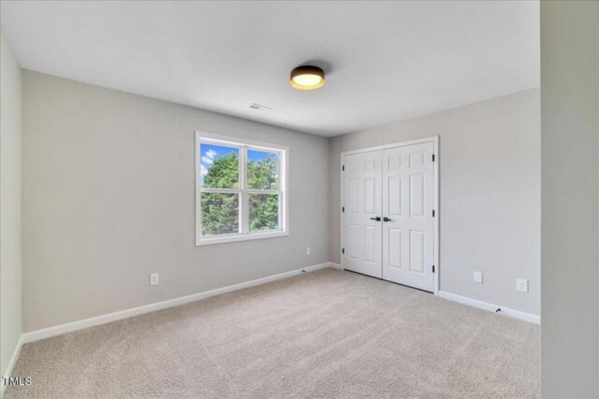 Picture of Home For Sale in Angier, North Carolina, United States