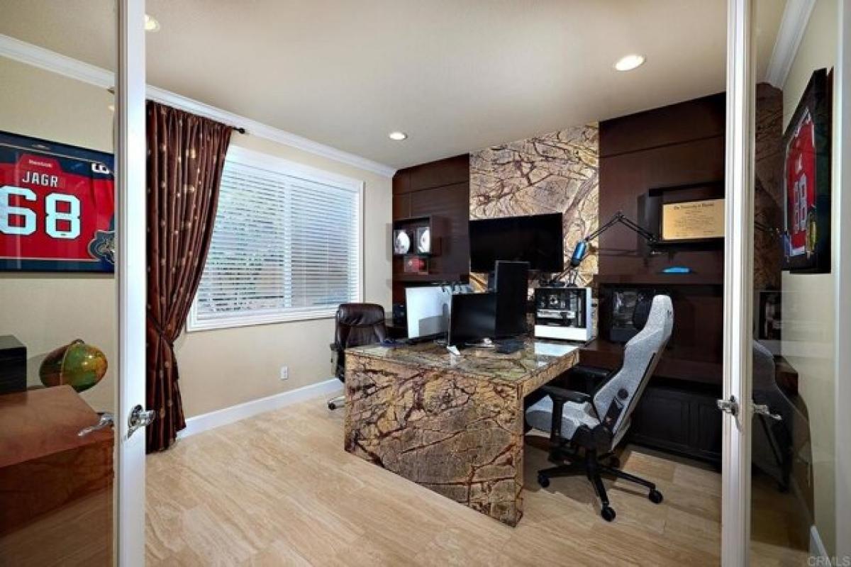 Picture of Home For Sale in Oceanside, California, United States