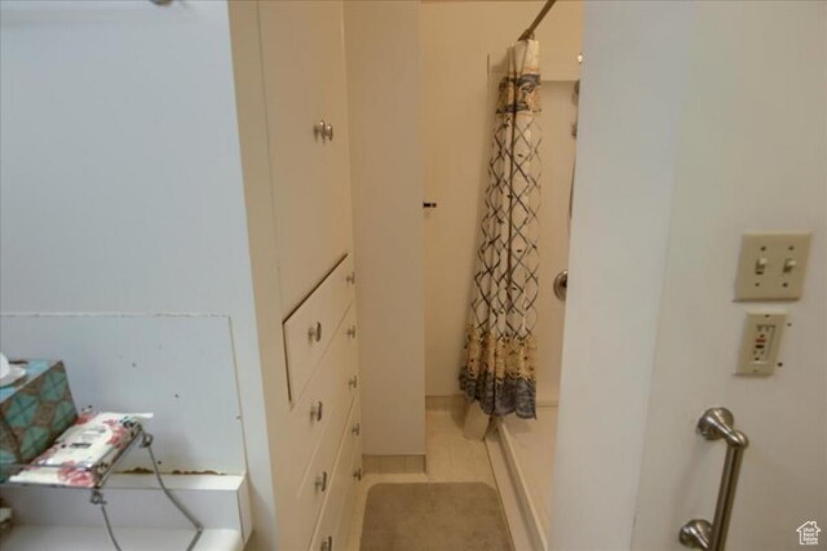 Picture of Home For Sale in Murray, Utah, United States