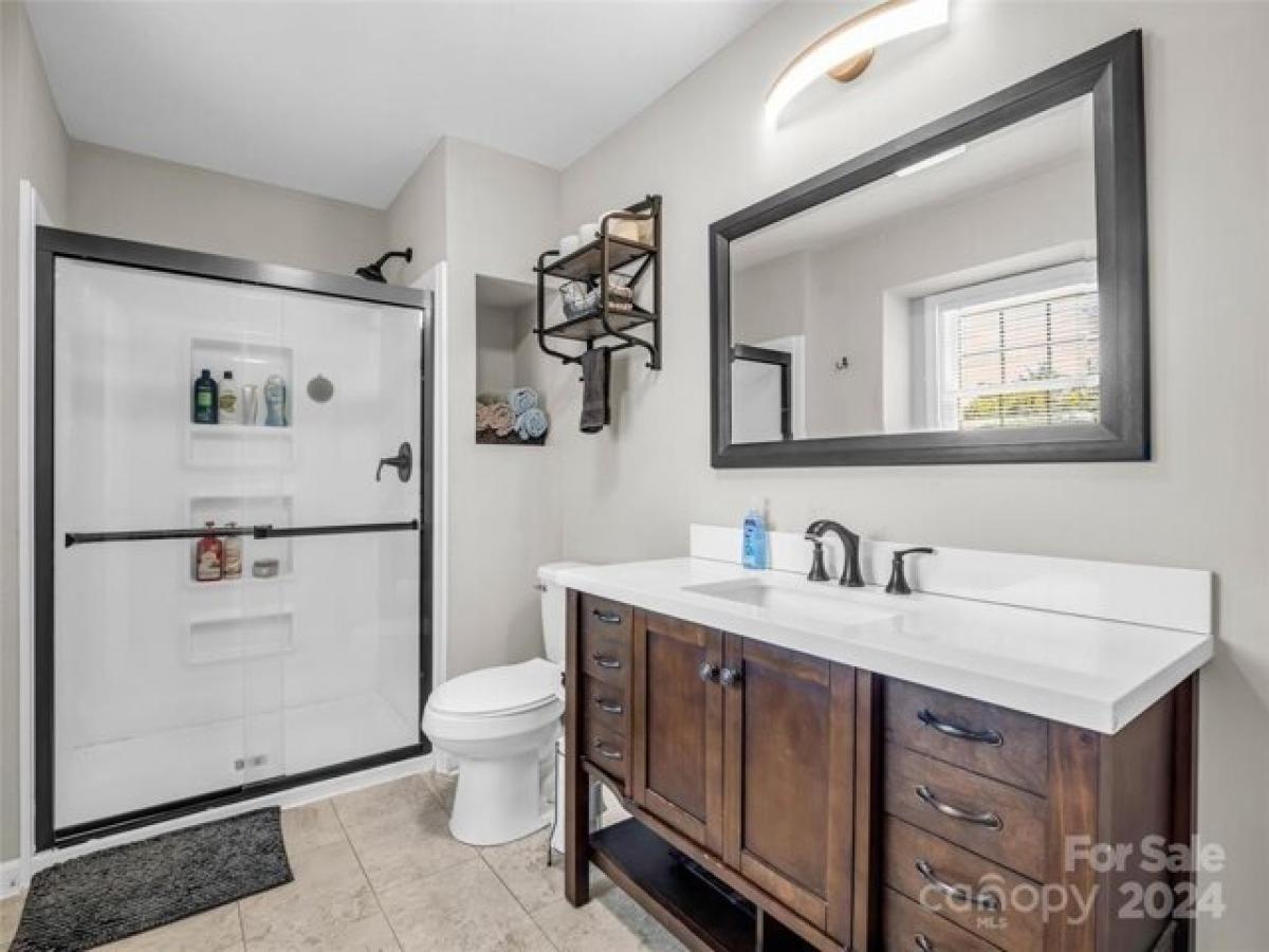 Picture of Home For Sale in Forest City, North Carolina, United States