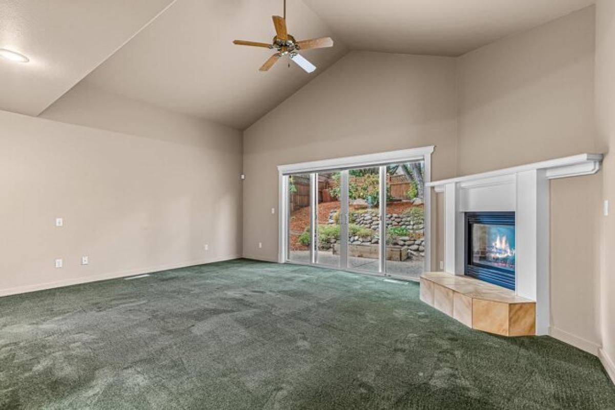 Picture of Home For Sale in Ashland, Oregon, United States