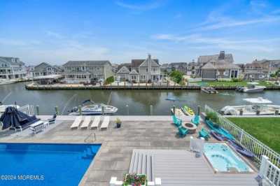 Home For Sale in Mantoloking, New Jersey