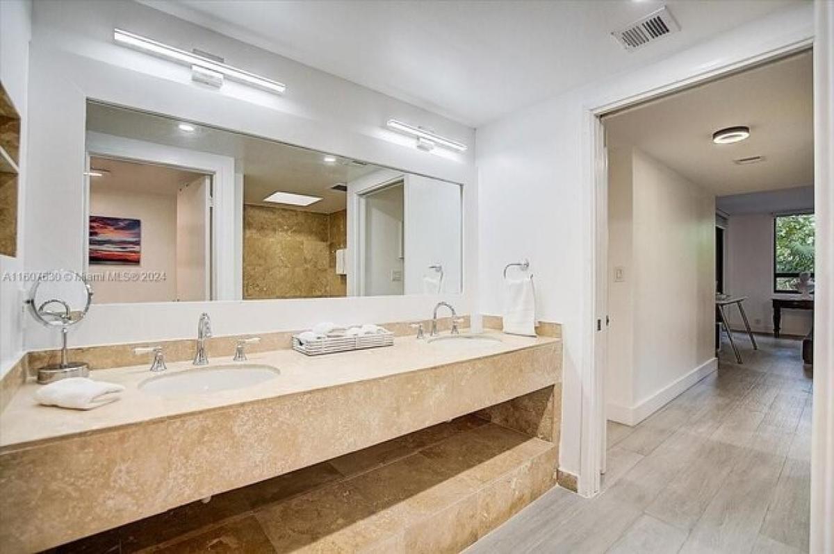 Picture of Home For Rent in Key Biscayne, Florida, United States