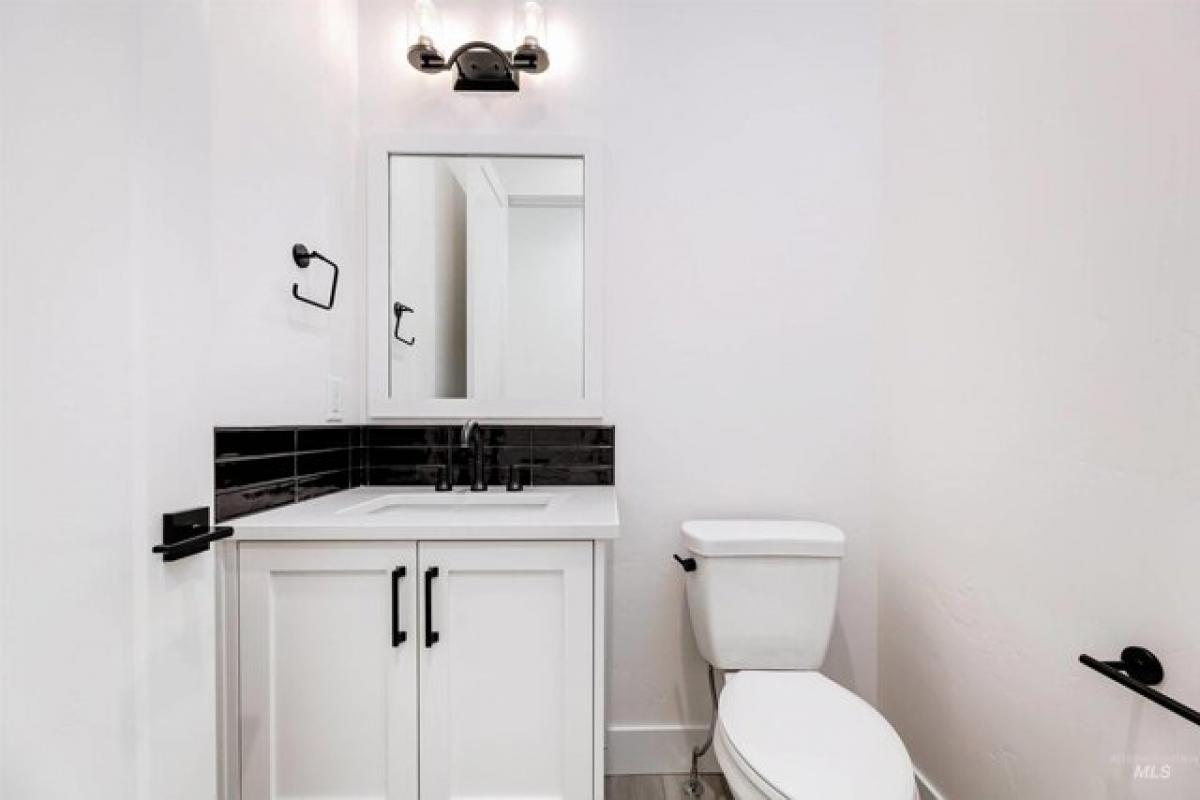 Picture of Home For Sale in Eagle, Idaho, United States