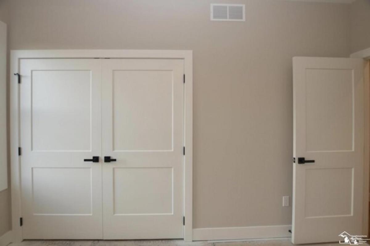 Picture of Home For Sale in Monroe, Michigan, United States