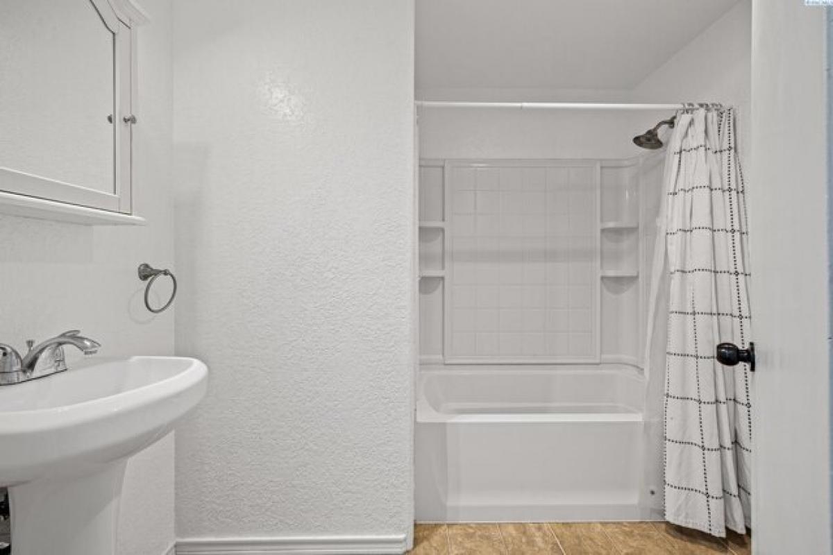 Picture of Home For Sale in Kennewick, Washington, United States