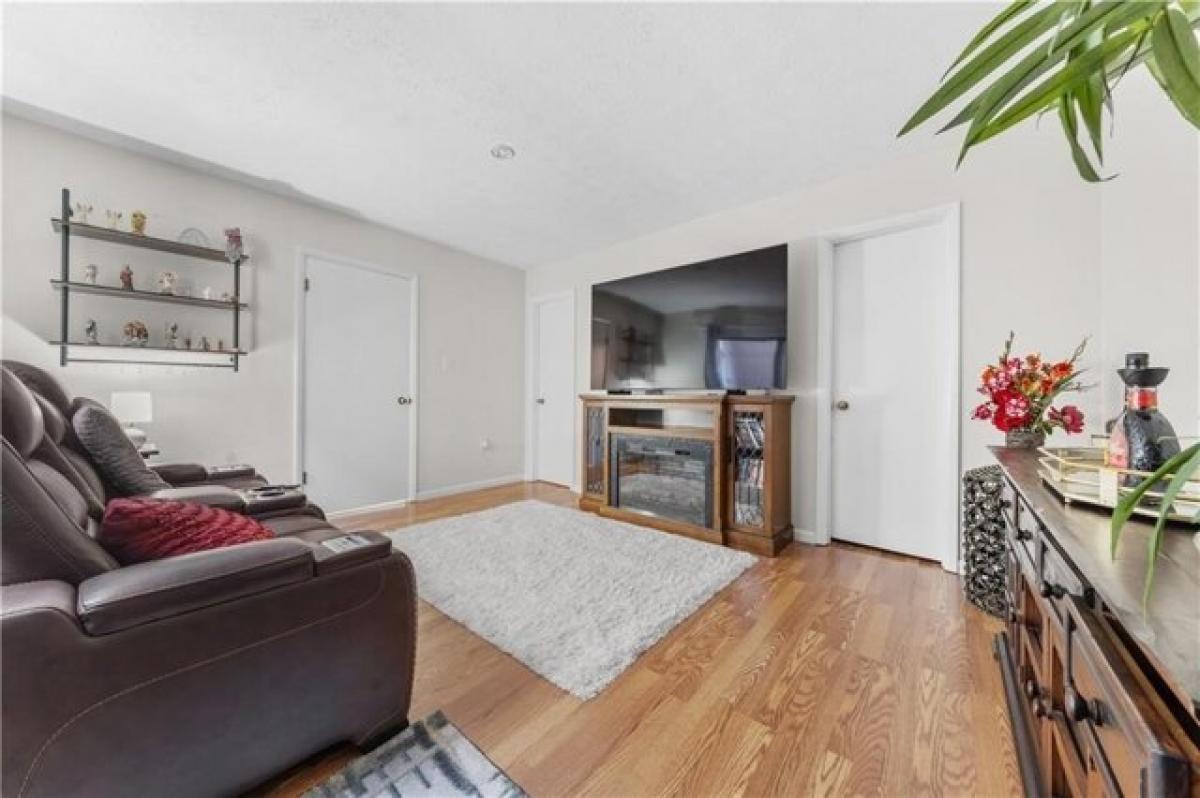 Picture of Home For Sale in Washington, Pennsylvania, United States