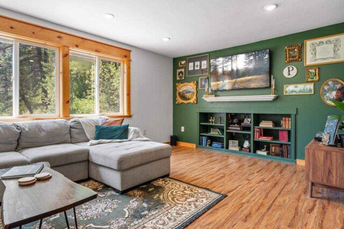 Picture of Home For Sale in Missoula, Montana, United States