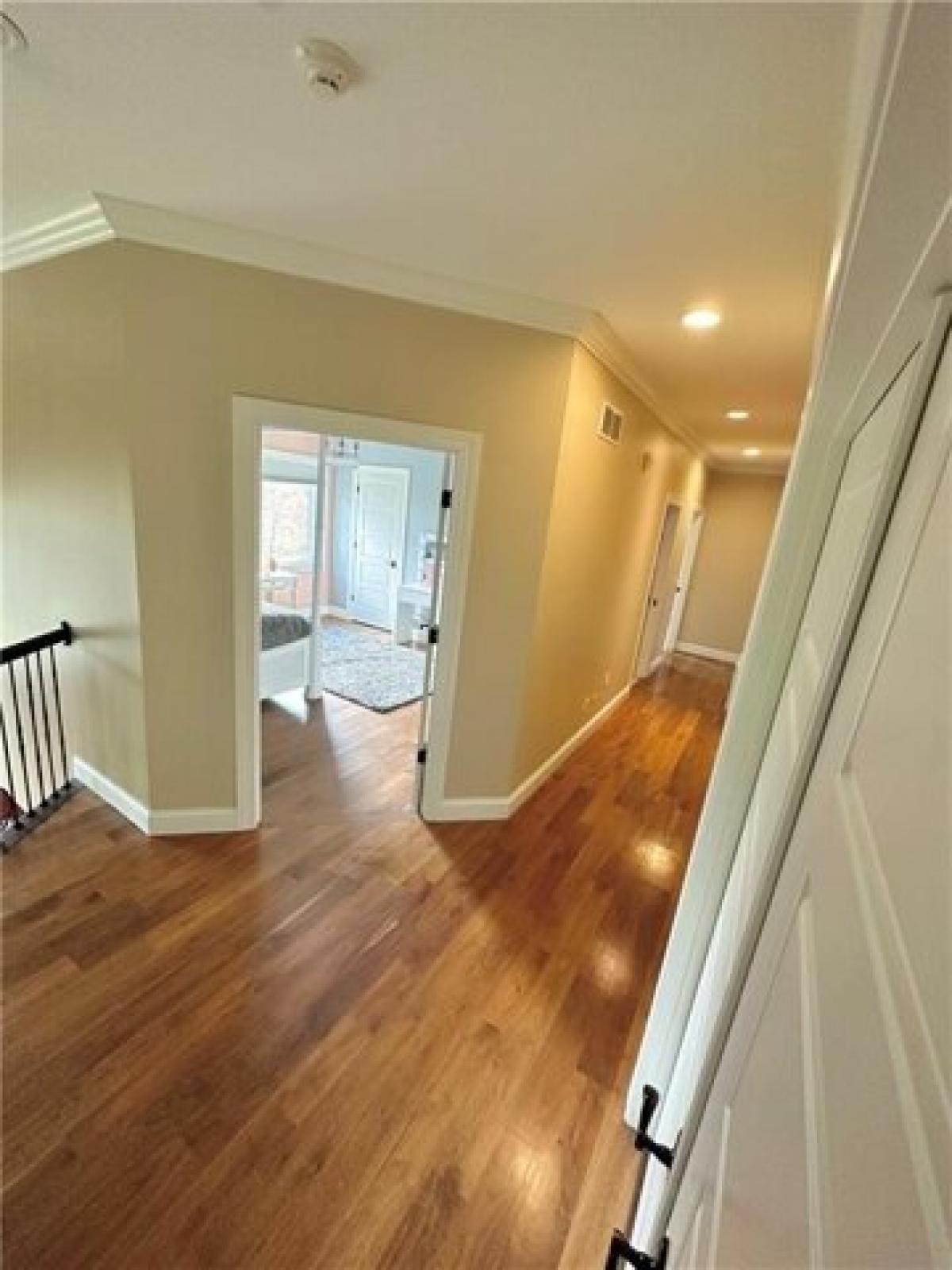 Picture of Home For Sale in New Castle, Pennsylvania, United States