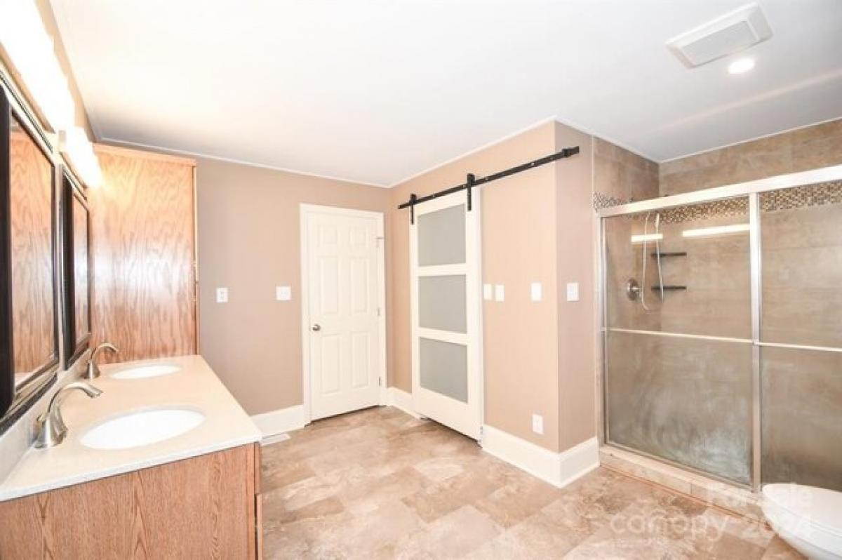 Picture of Home For Sale in Monroe, North Carolina, United States