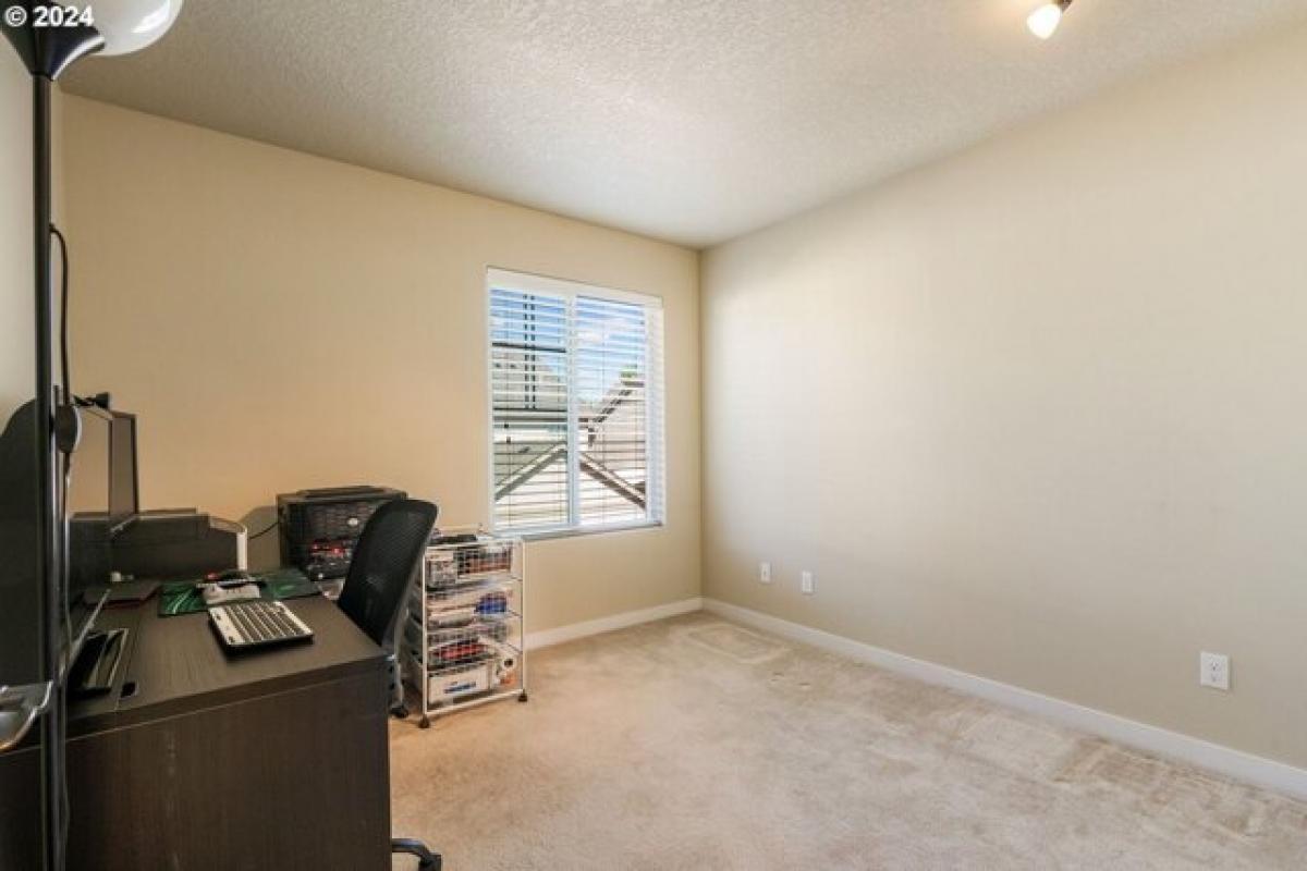 Picture of Home For Sale in Beaverton, Oregon, United States