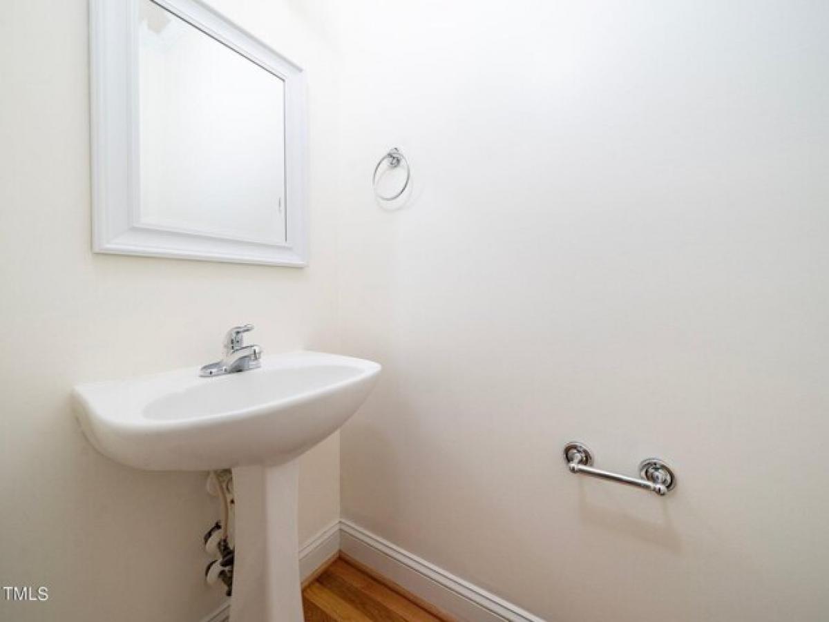 Picture of Home For Sale in Apex, North Carolina, United States