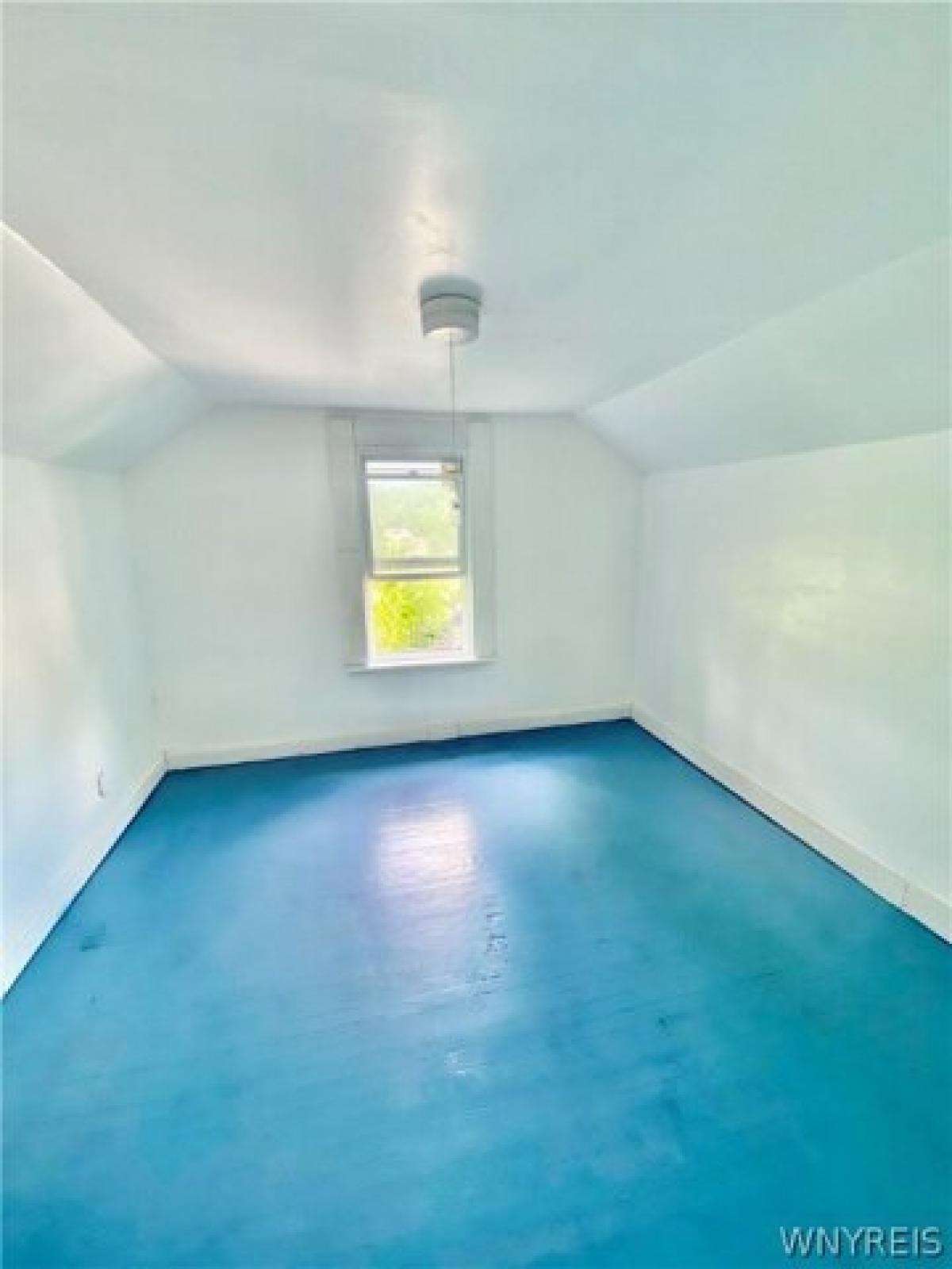 Picture of Home For Sale in Buffalo, New York, United States