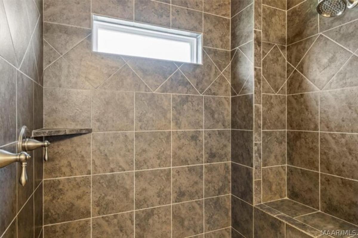 Picture of Home For Sale in Pike Road, Alabama, United States