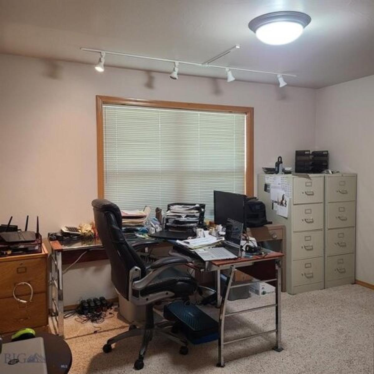 Picture of Home For Sale in Belgrade, Montana, United States