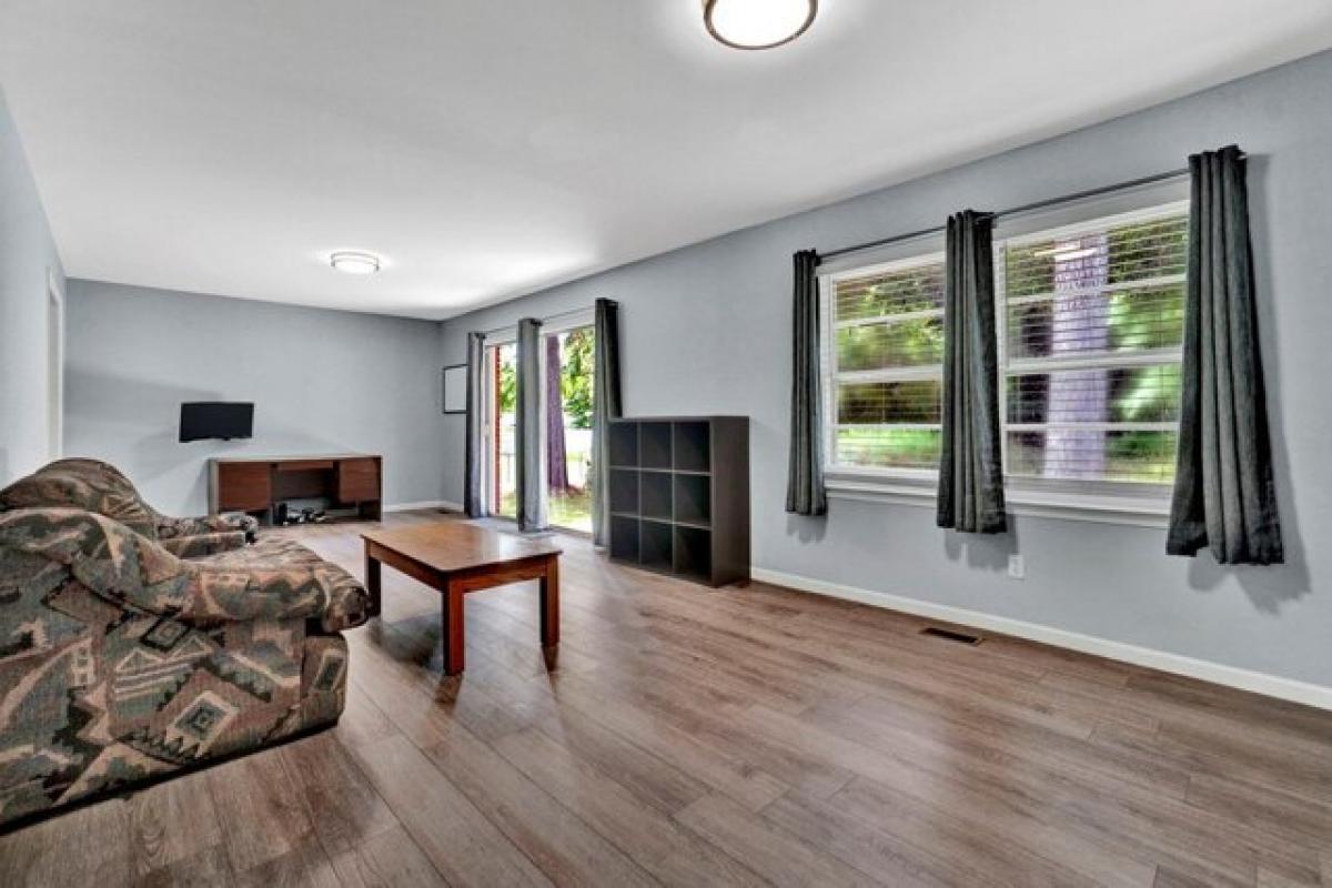 Picture of Home For Sale in Greenwood, South Carolina, United States