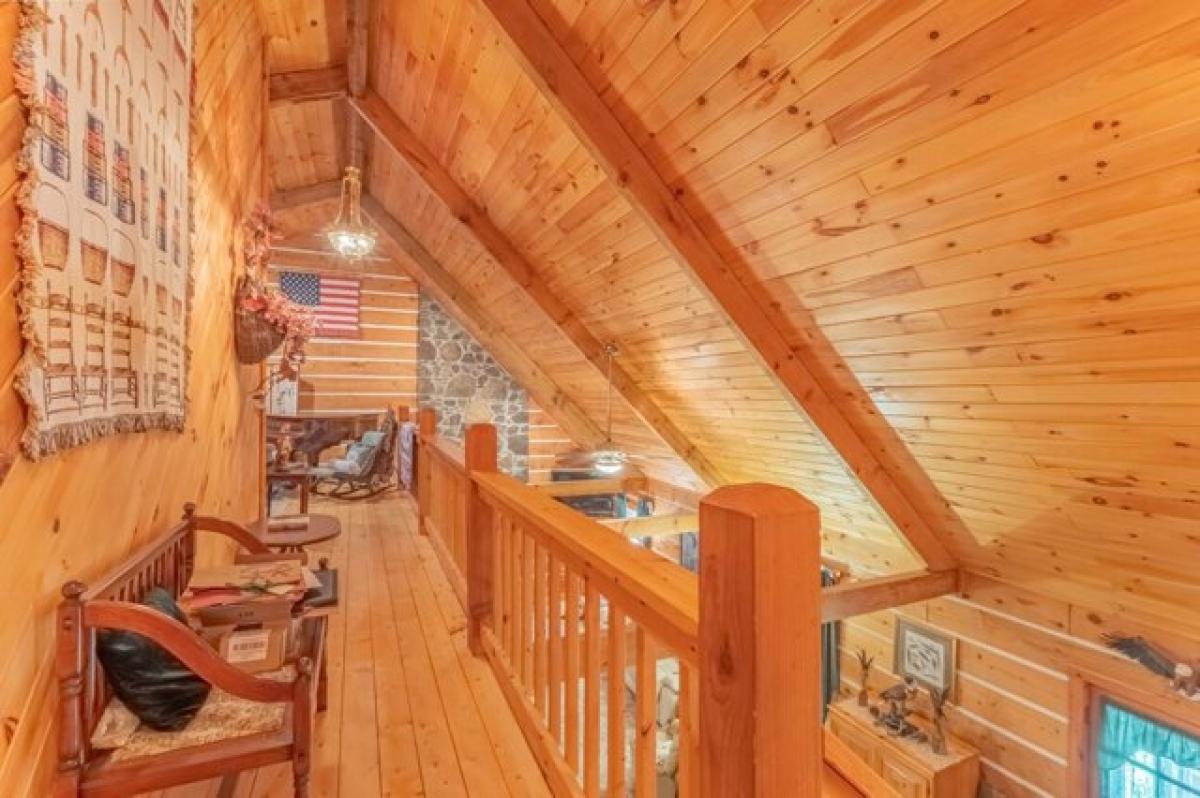 Picture of Home For Sale in Manchester, Tennessee, United States