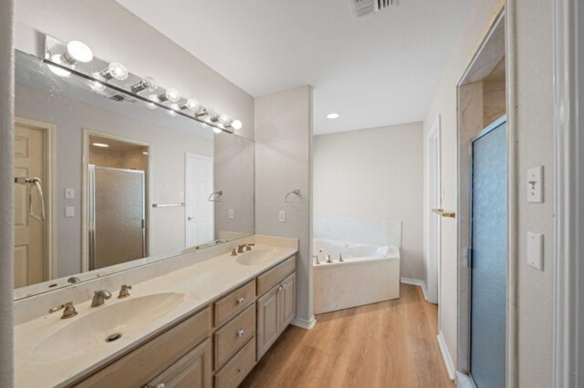 Picture of Home For Sale in Kerrville, Texas, United States