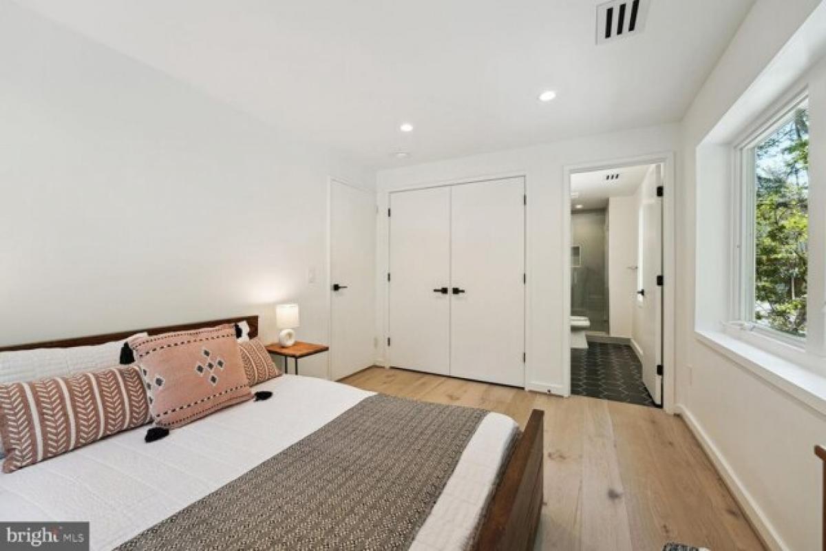 Picture of Home For Sale in Alexandria, Virginia, United States