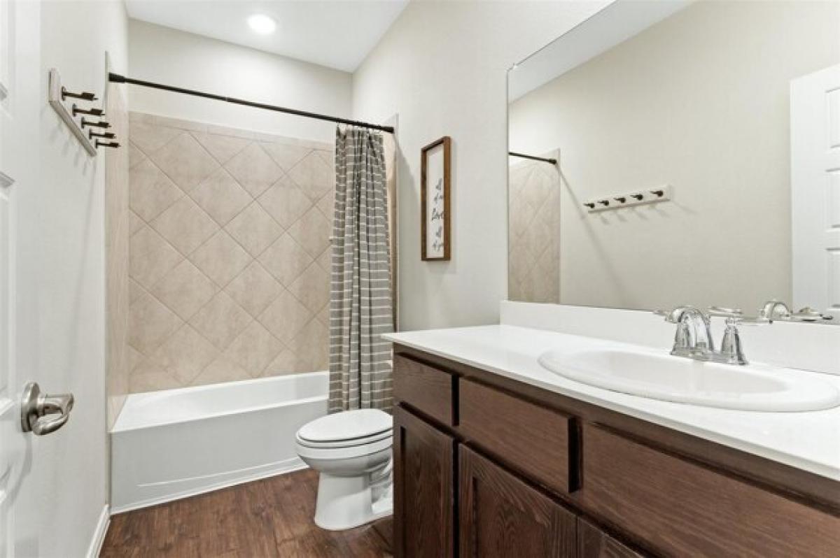 Picture of Home For Sale in Little Elm, Texas, United States