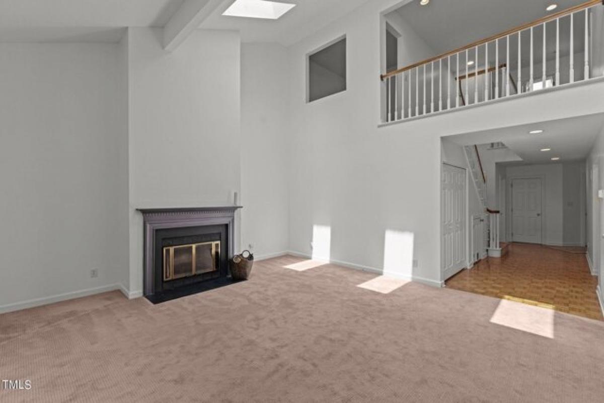 Picture of Home For Sale in Pittsboro, North Carolina, United States