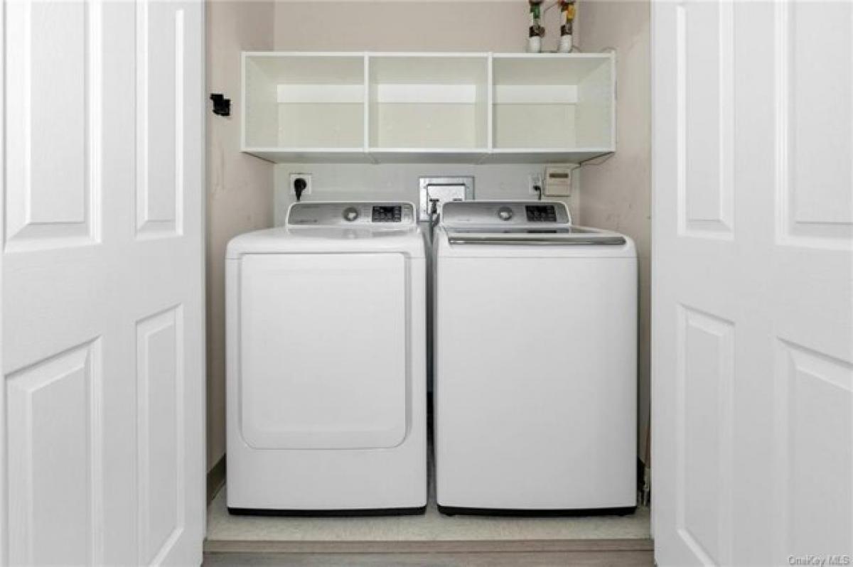 Picture of Home For Sale in White Plains, New York, United States