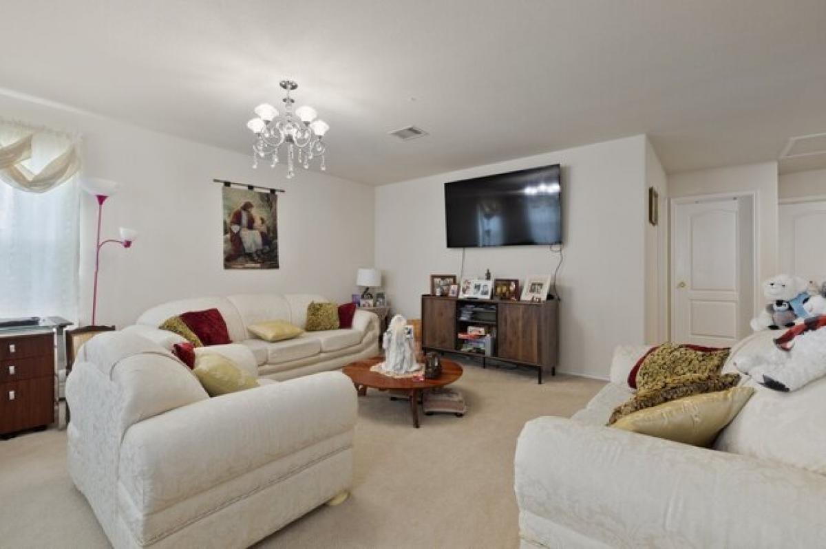 Picture of Home For Sale in Edinburg, Texas, United States