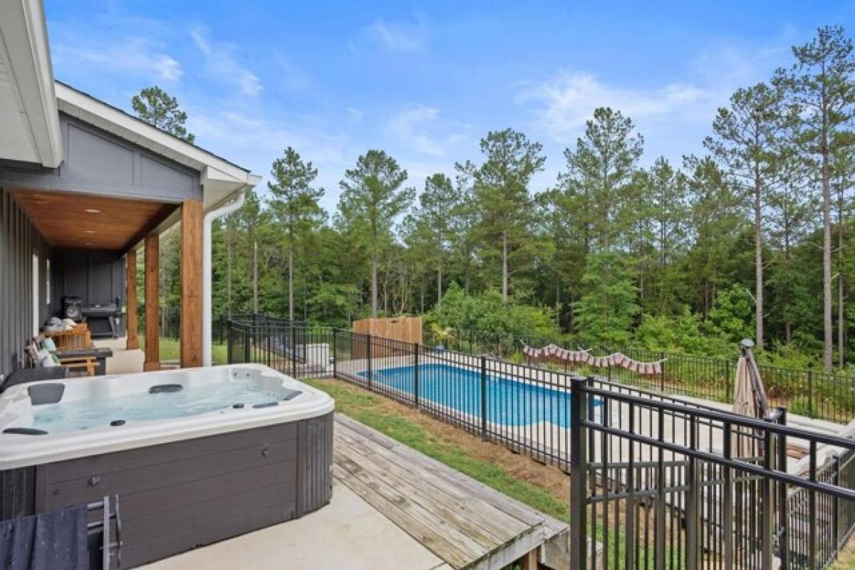 Picture of Home For Sale in Cullman, Alabama, United States