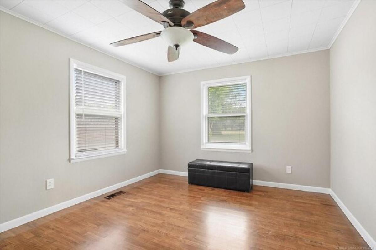 Picture of Home For Sale in Muskogee, Oklahoma, United States