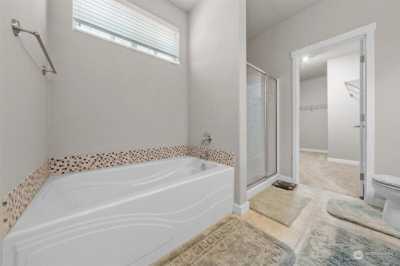 Home For Sale in Puyallup, Washington