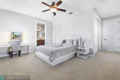 Home For Sale in Parkland, Florida