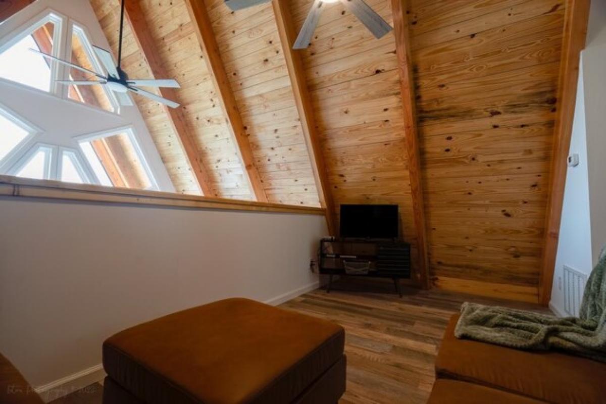 Picture of Home For Sale in Smithville, Tennessee, United States