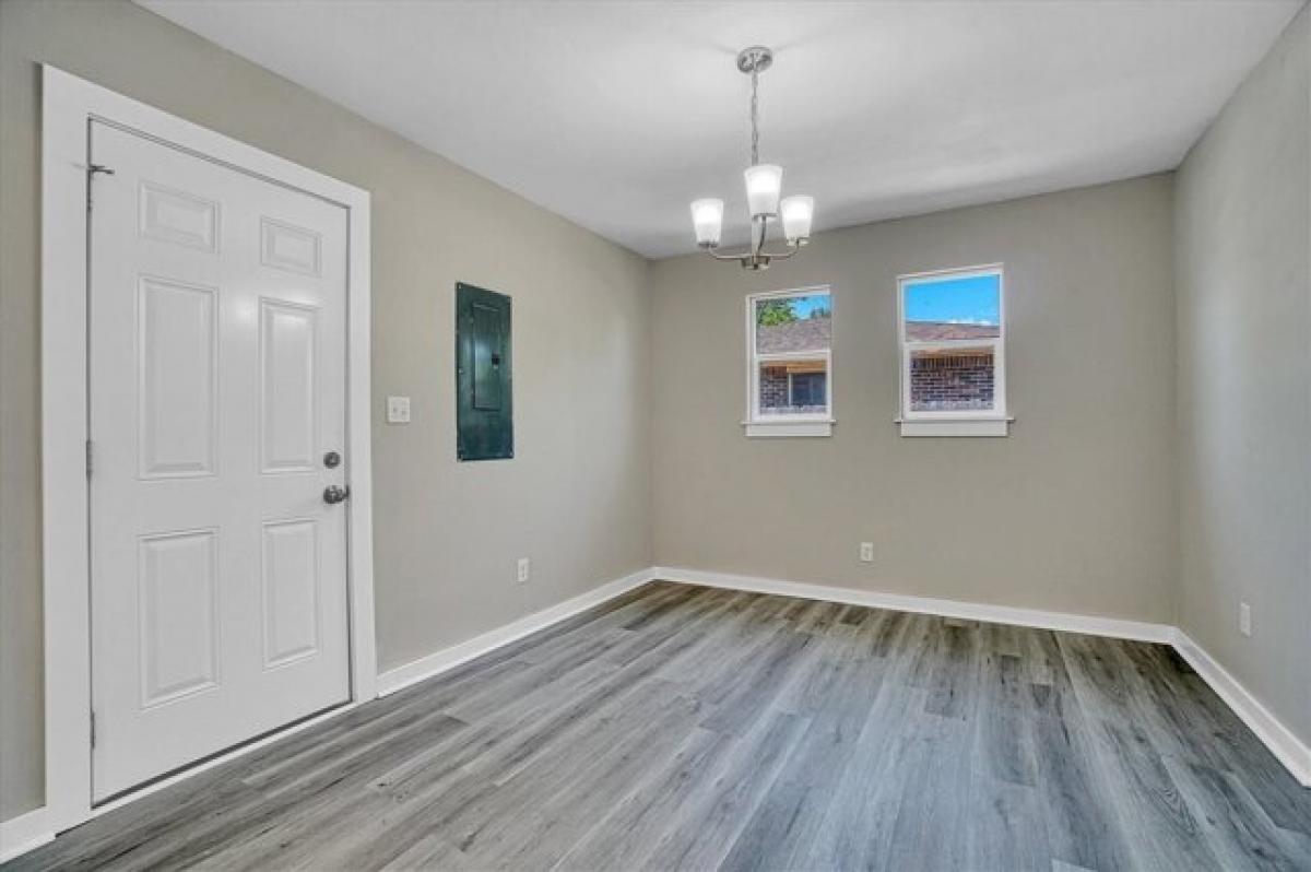 Picture of Home For Sale in Lawton, Oklahoma, United States