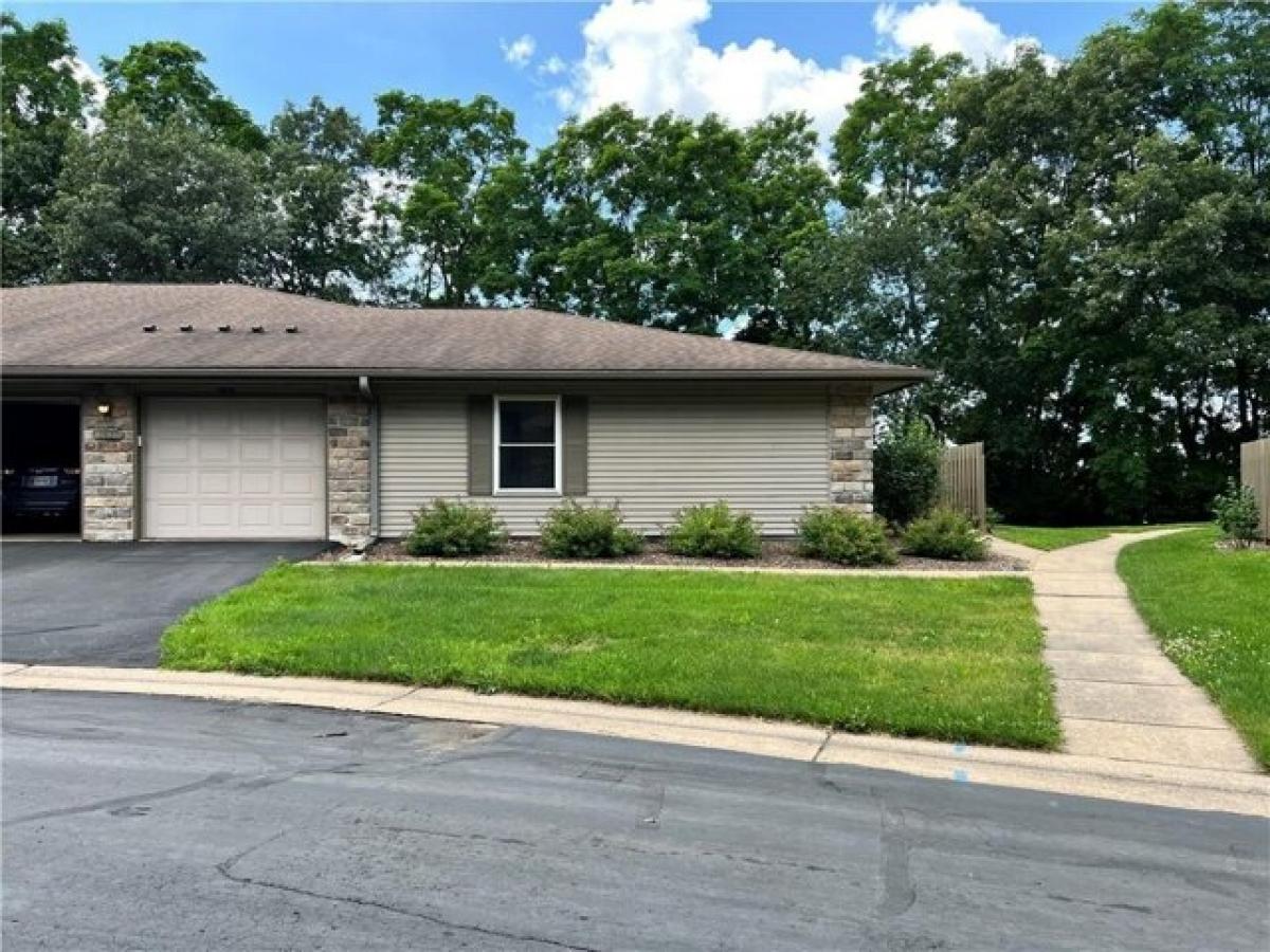 Picture of Home For Sale in Eau Claire, Wisconsin, United States