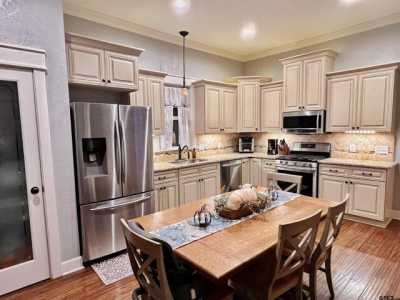 Home For Sale in Lindale, Texas