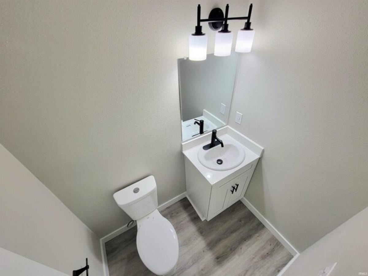 Picture of Home For Sale in South Bend, Indiana, United States