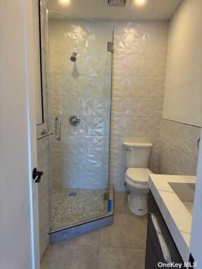 Home For Sale in Floral Park, New York