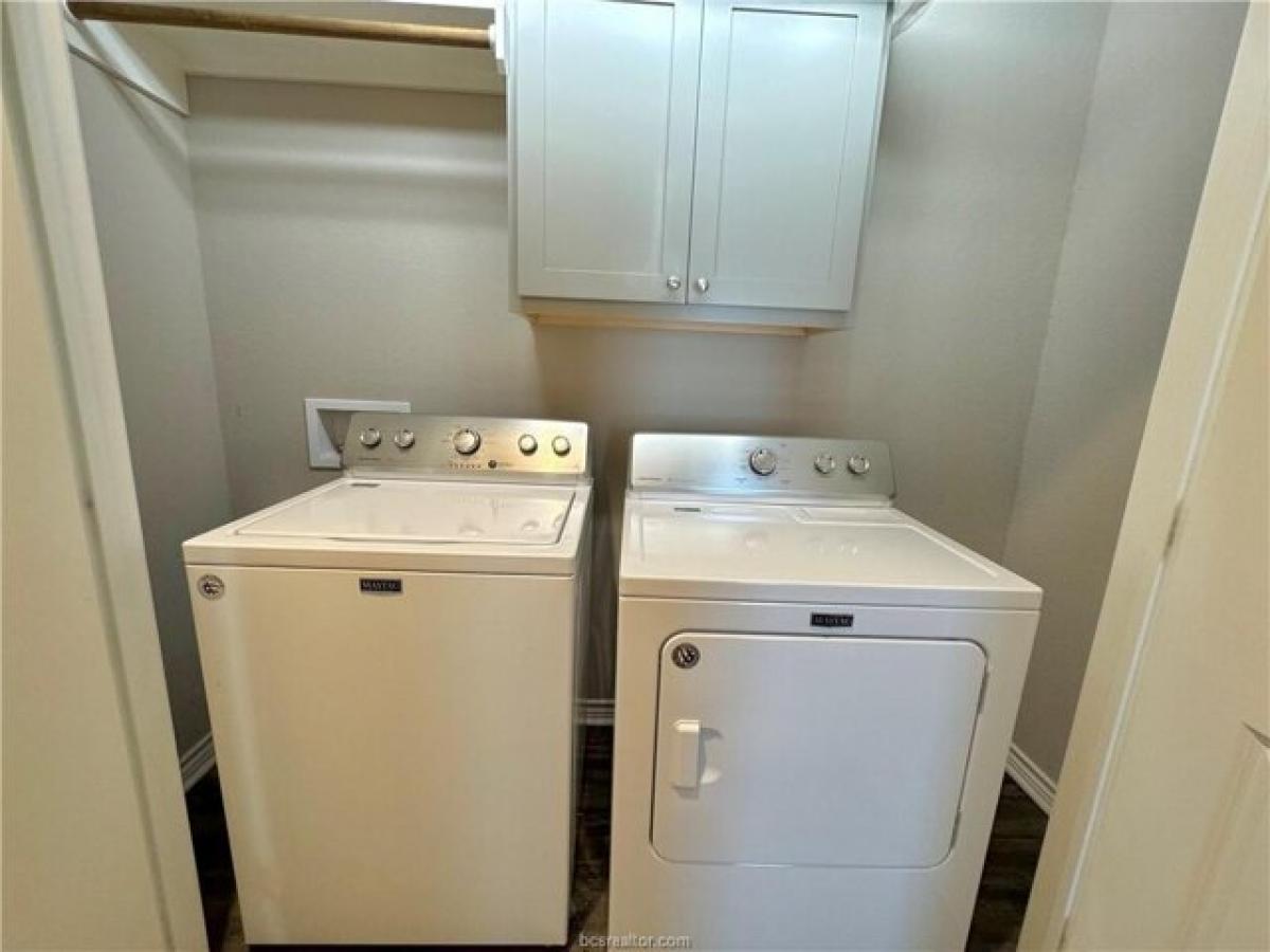 Picture of Home For Sale in College Station, Texas, United States