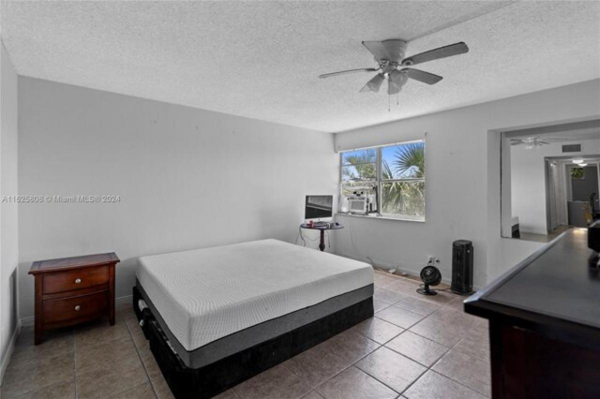 Picture of Home For Sale in Lauderhill, Florida, United States