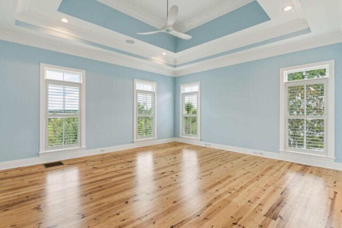 Picture of Home For Sale in Mount Pleasant, South Carolina, United States