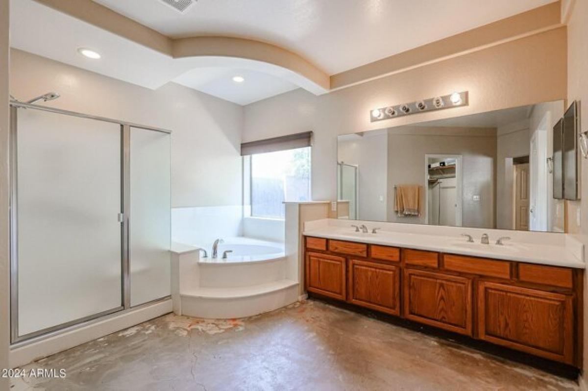 Picture of Home For Sale in Litchfield Park, Arizona, United States