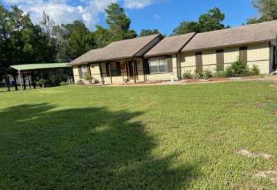Home For Sale in Deland, Florida